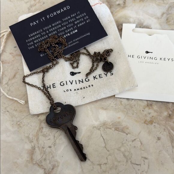 NEW! The Giving Keys “Empower” Vintage Key 28” Chain - Picture 1 of 11
